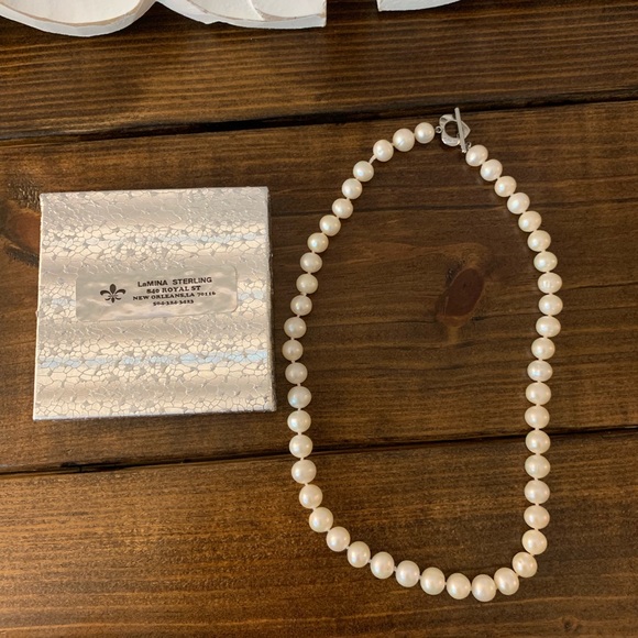 Pearl Necklace - Picture 2 of 5